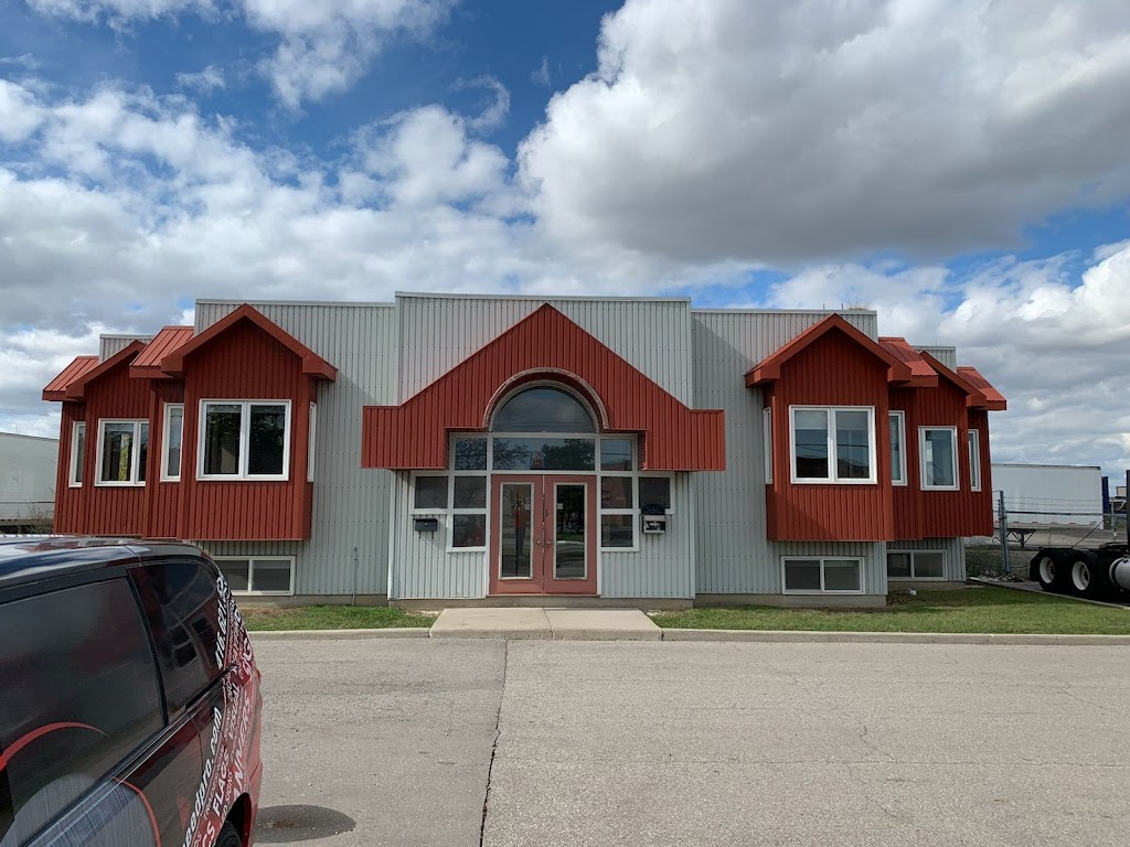 Newpall Pallets 6495 Tomken Rd, Mississauga, ON L5T 2X7, Canada