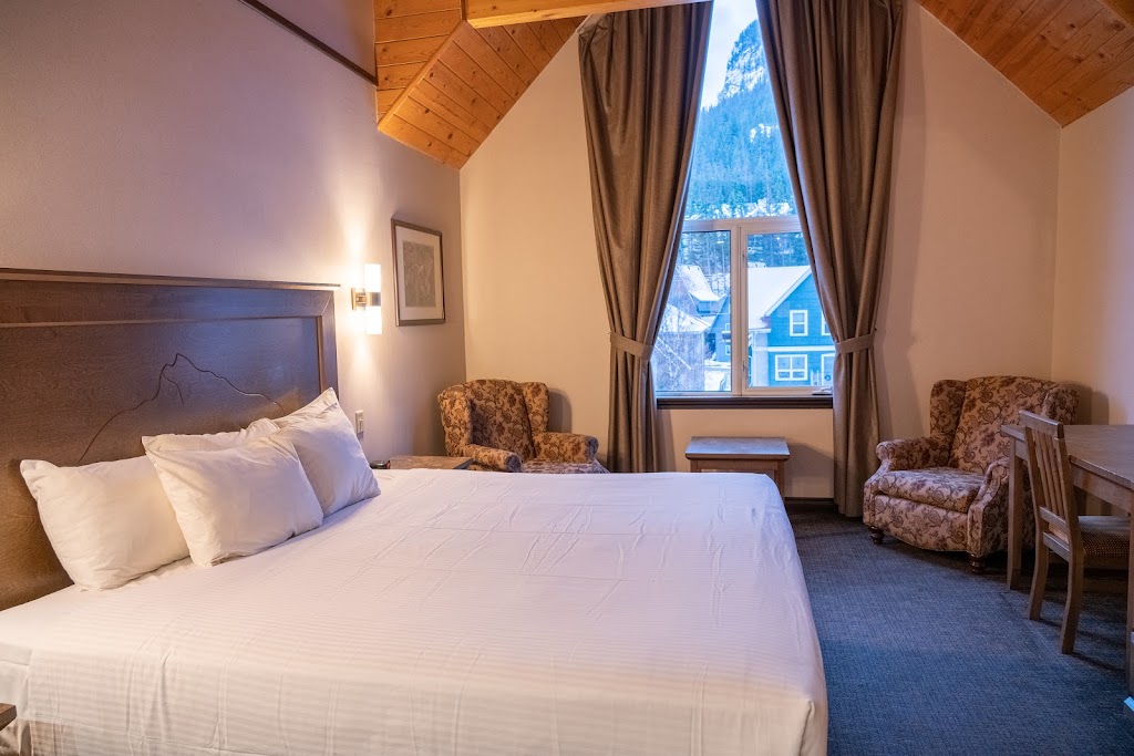 The Rundlestone Lodge | 537 Banff Ave, Banff, AB T1L 1A6, Canada | Phone: (403) 762-2201
