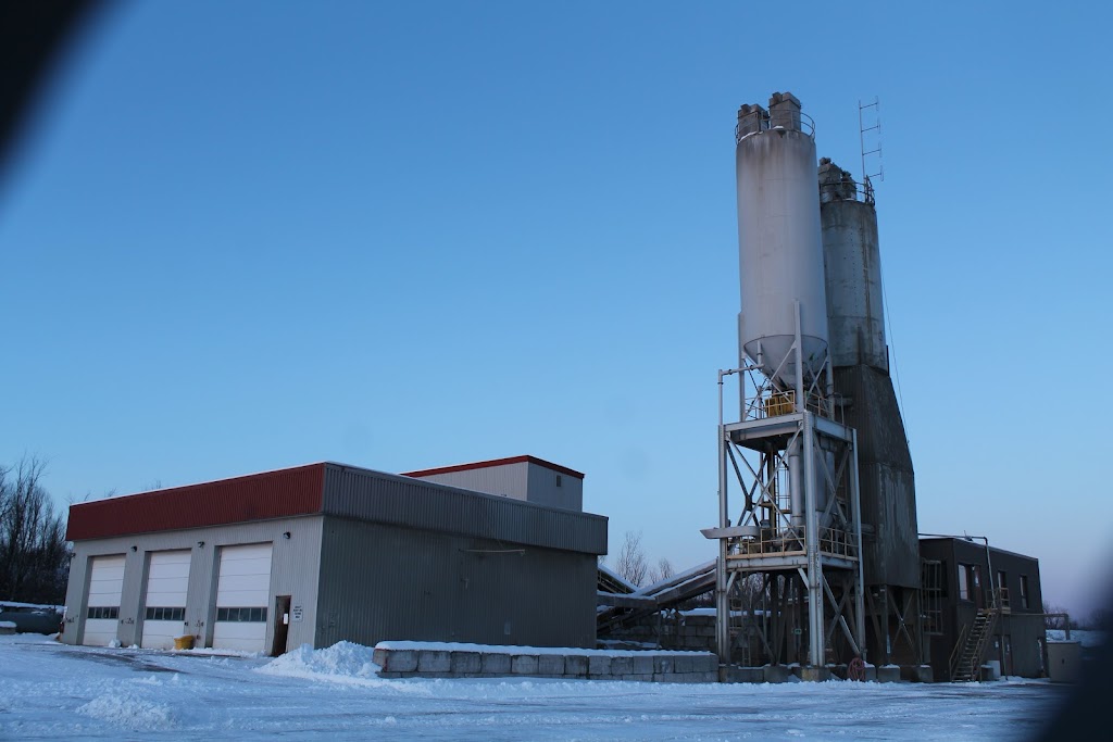 Lafarge Canada Inc | 315 Rue de Lanoraie, Gatineau, QC J8P 7Z9, Canada | Phone: (819) 669-3222