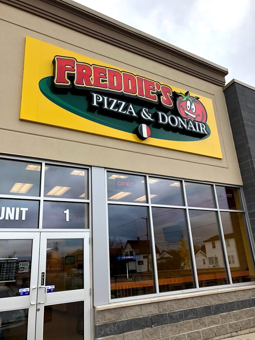 Freddies Pizza & Donair | 370 Elmwood Dr, Moncton, NB E1A 8R5, Canada | Phone: (506) 389-1111