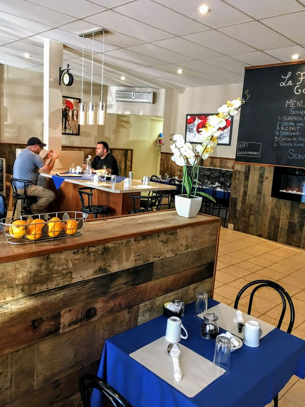 RESTAURANT LA FOURCHETTE | 600 Rue Saint Maurice, Trois-Rivières, QC G8V 1N1, Canada | Phone: (819) 693-7070
