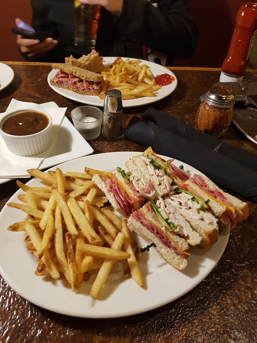 D Jays Restaurant | Westwood Dr, Winnipeg, MB R3K 0Z1, Canada | Phone: (204) 888-3361