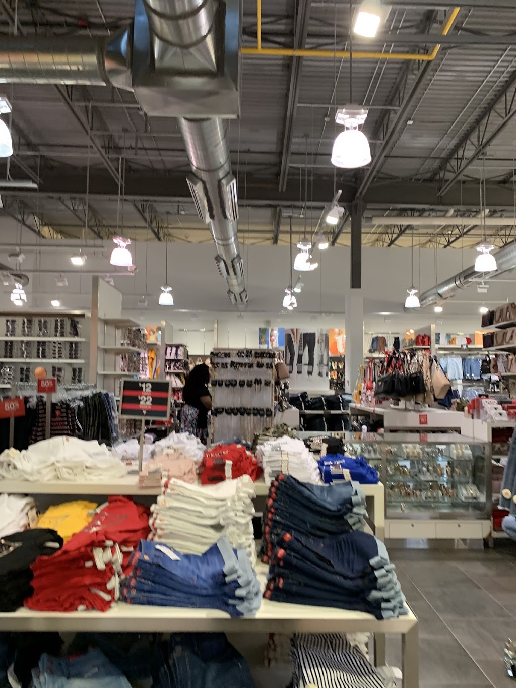GUESS Factory | 261055 Cross Iron Blvd Space #301, Rocky View County, AB T4A 0G3, Canada | Phone: (403) 274-1530