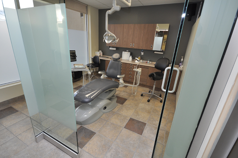 Centre Dentaire Vincent et Lapointe | 1191 Avenue Bourgogne, Chambly, QC J3L 1X3, Canada | Phone: (450) 447-1660