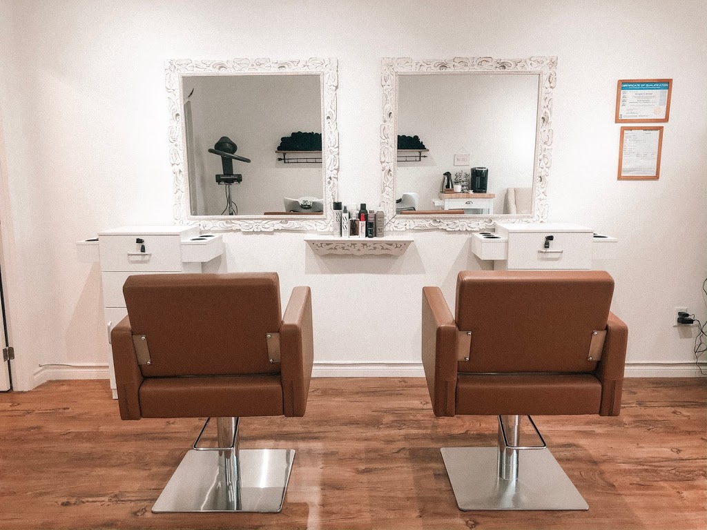 Honey Hair Company | 232 Main St, Bobcaygeon, ON K0M 1A0, Canada | Phone: (705) 738-0002