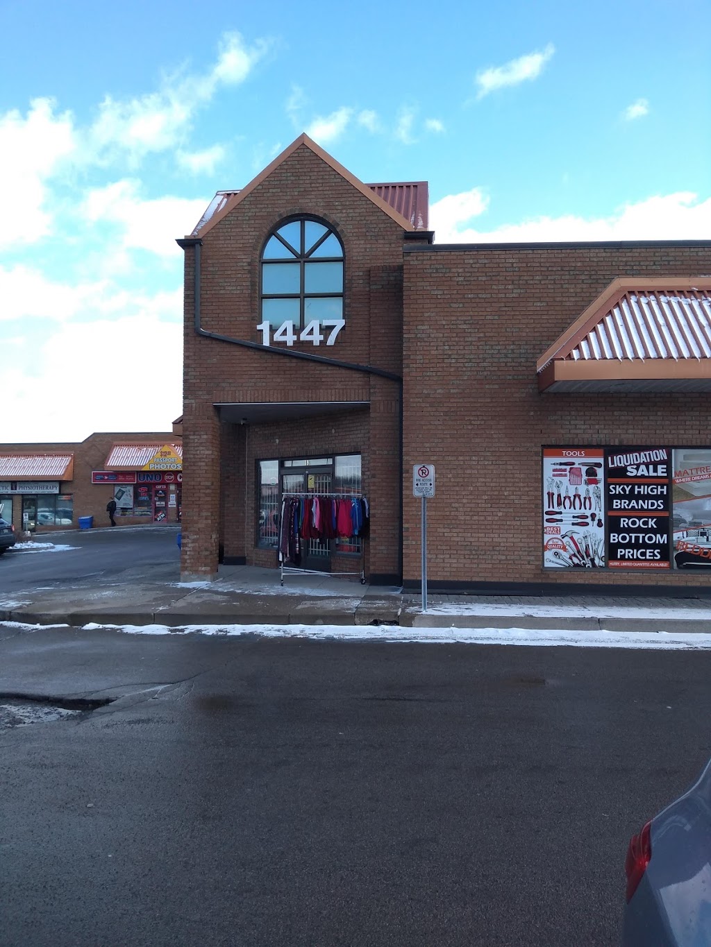 Uno Stop & Canada Post Office | 1447 Upper Ottawa Street L8W 3K0, Hamilton, ON L8W 3J6, Canada | Phone: (905) 318-8661