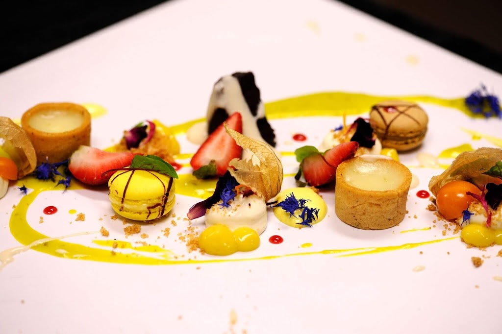 Bistro Martini Grill | 2935 Boulevard de la Pinière, Terrebonne, QC J6X 4V3, Canada | Phone: (450) 492-3336