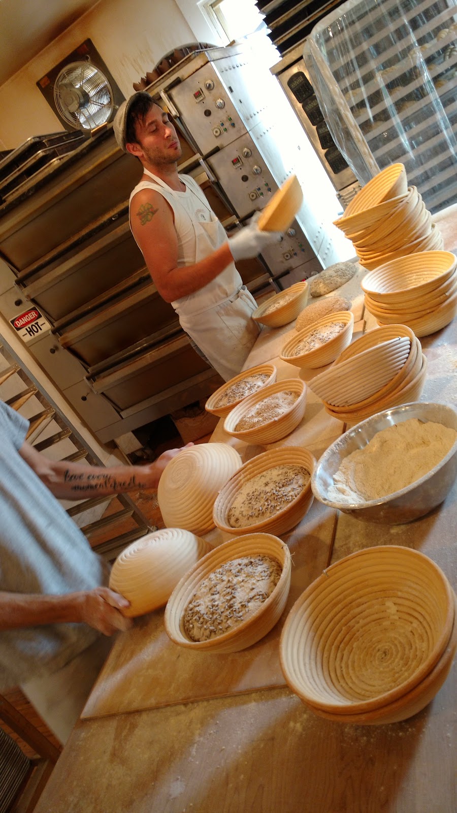 Boulangerie Aux Deux Frères | 146 Rue Principale, Gatineau, QC J9H 3M4, Canada | Phone: (819) 684-3763