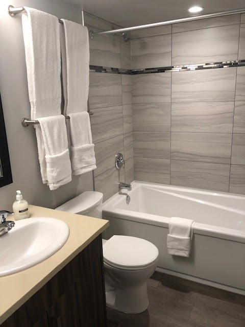 Solo Suites | 590 Goldstream Ave, Victoria, BC V9B 2W7, Canada | Phone: (250) 882-7178