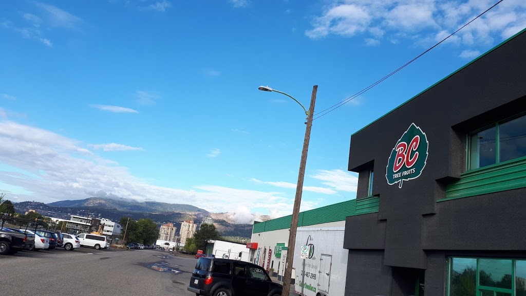 BC Tree Fruits Market | 826 Vaughan Ave, Kelowna, BC V1Y 7E4, Canada | Phone: (250) 763-8872