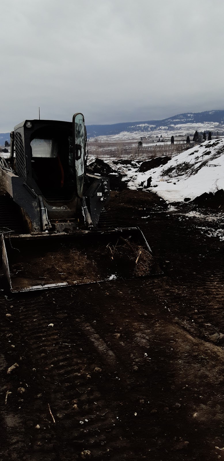 Lavish Landscapes | 210 Homer Rd, Kelowna, BC V1X 3Z5, Canada | Phone: (250) 899-8040