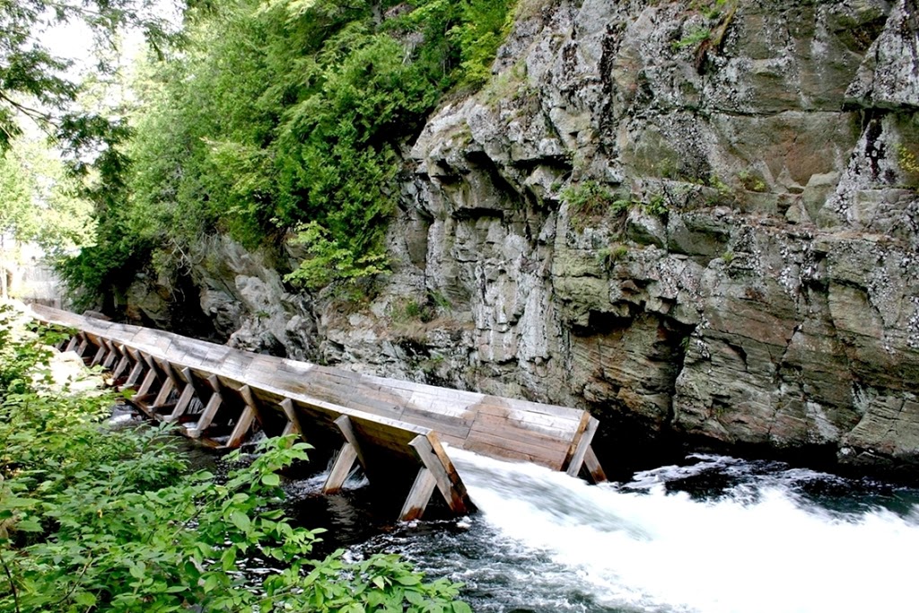 Hawk Lake Log Chute | 1584 Big Hawk Lake Rd, Algonquin Highlands, ON K0M 1J2, Canada | Phone: (705) 489-2379