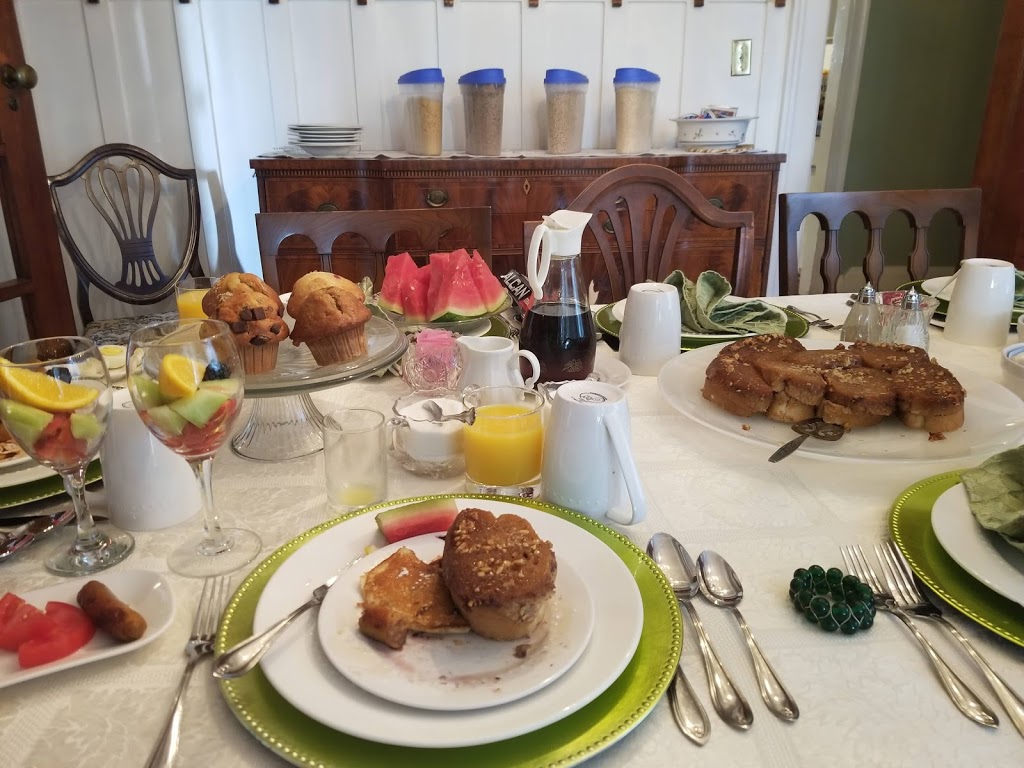 Chestnut Inn | 4983 River Rd, Niagara Falls, ON L2E 3G6, Canada | Phone: (905) 374-7623