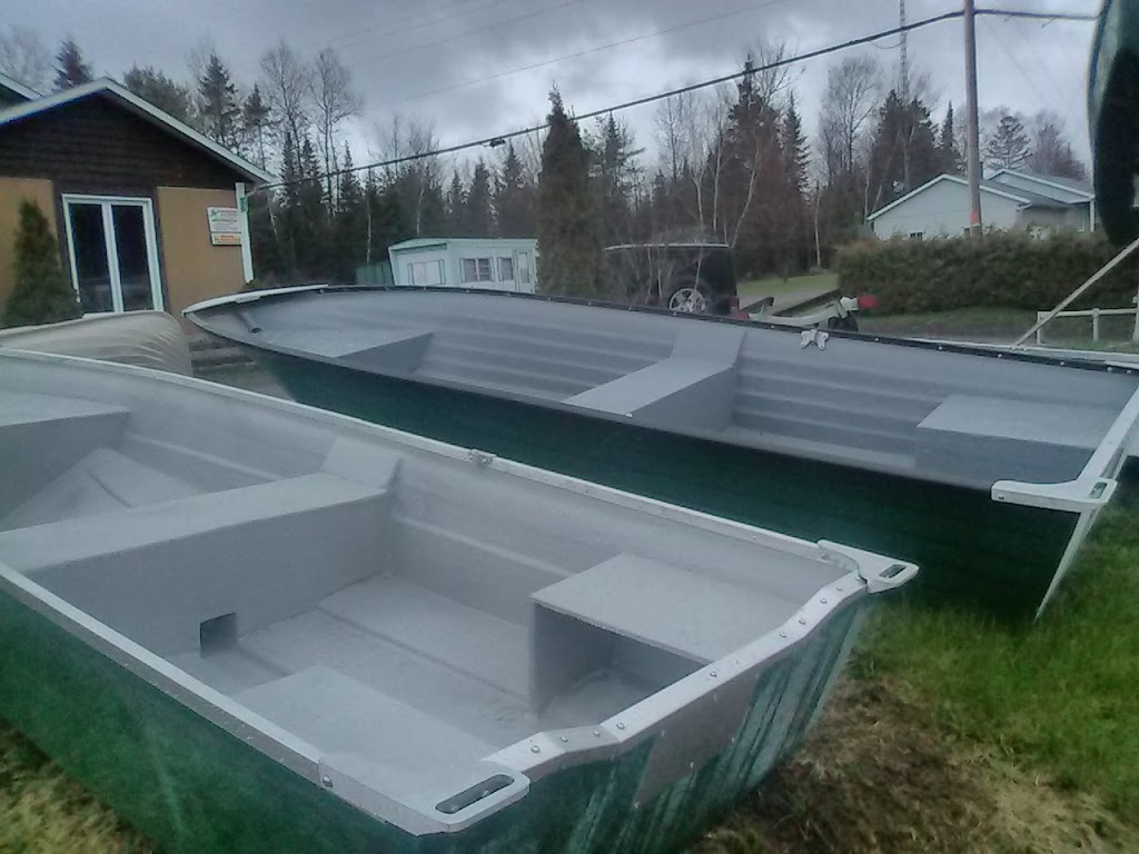 Location des Monts | 540 Rue Notre Dame, Saint-Alexis-des-Monts, QC J0K 1V0, Canada | Phone: (819) 668-6775