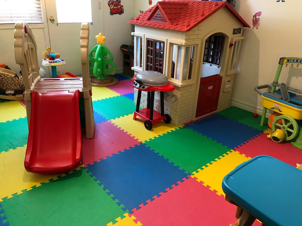 Little Steps Daycare | 87 Autumn Way, Aurora, ON L4G 4P5, Canada | Phone: (416) 779-4169