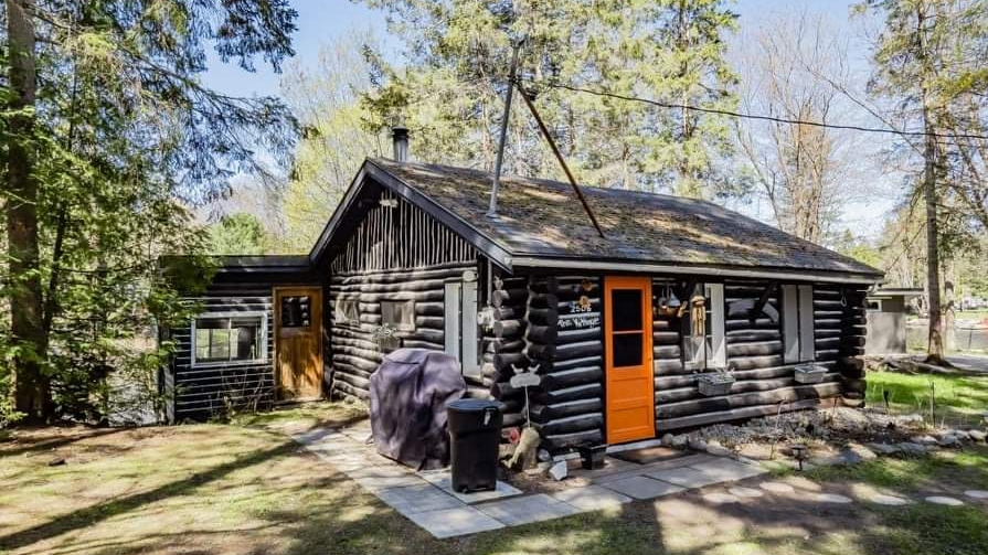 The Kittage | 2506 Channel Point Ln, Washago, ON L0K 2B0, Canada | Phone: (416) 523-2998