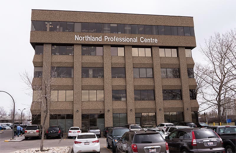 Luna Dental | 4600 Crowchild Trail NW, Calgary, AB T3A 2L6, Canada | Phone: (403) 286-2525