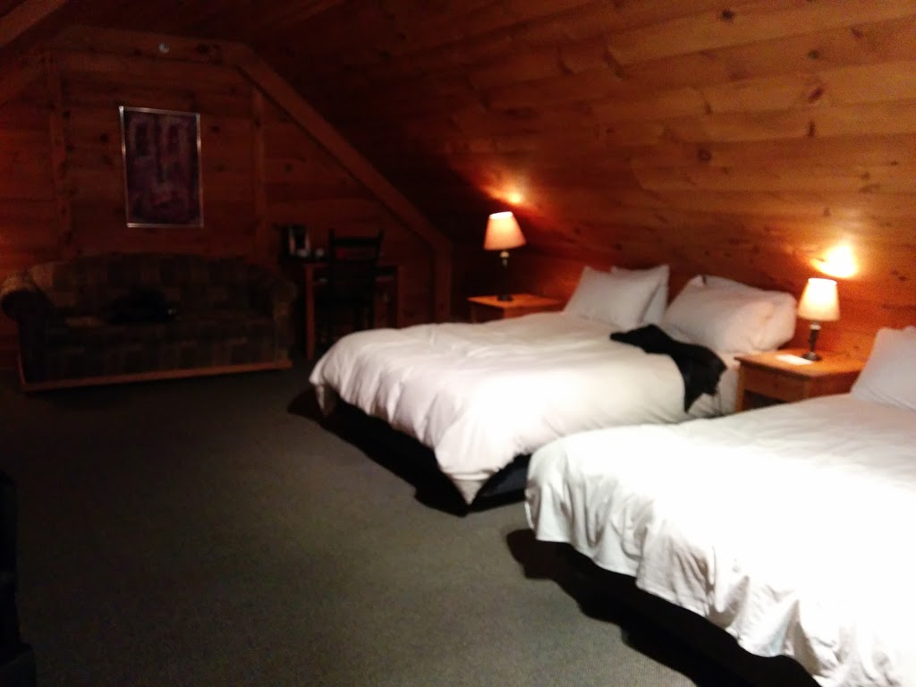 Hôtel Sacacomie | 4000 Chemin Yvon-Plante, Saint-Alexis-des-Monts, QC J0K 1V0, Canada | Phone: (819) 265-4444