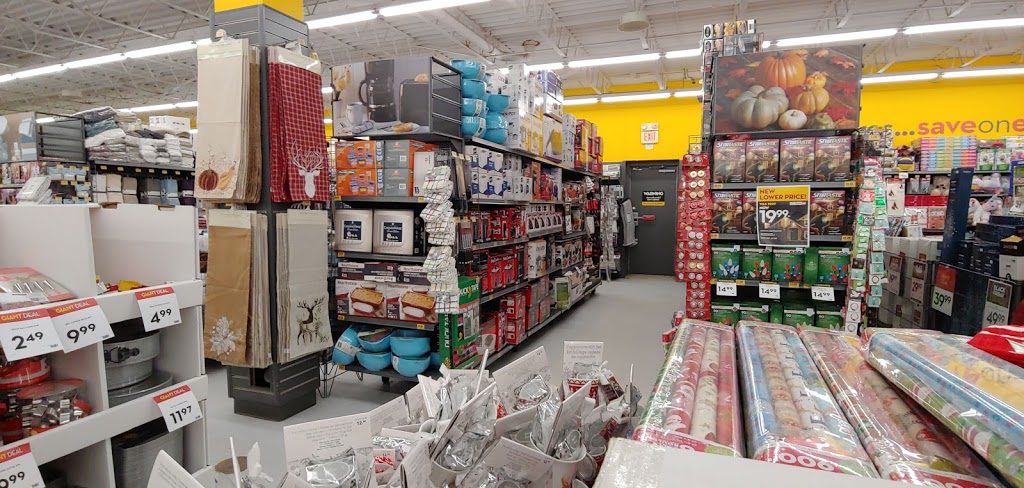 Munroe Shopping Centre | 489 London St, Winnipeg, MB R2K 2Z4, Canada | Phone: (204) 669-1267