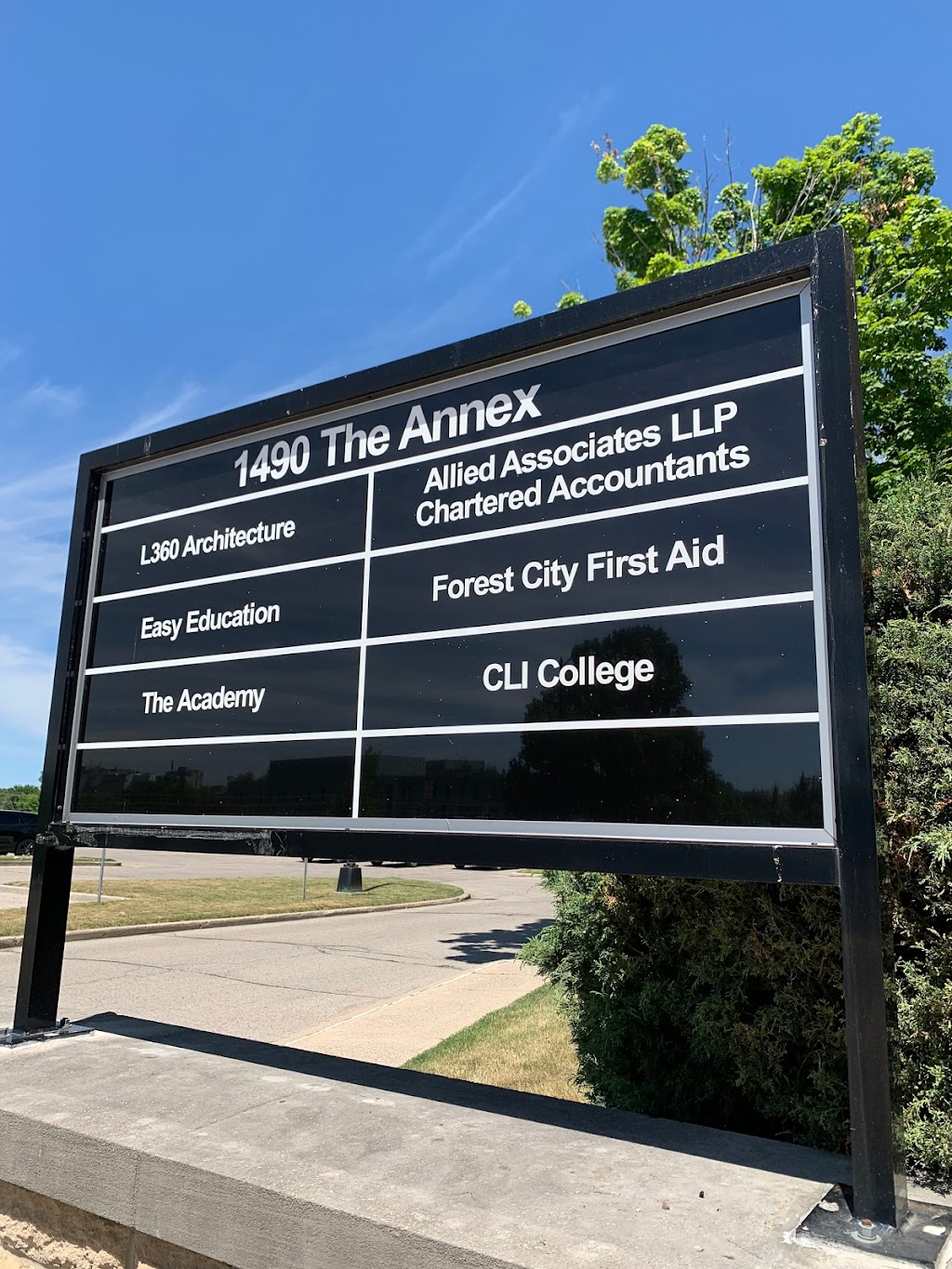 CLI College London Campus | 1490 Richmond St Suite #307, London, ON N6G 0J4, Canada | Phone: (519) 673-3903