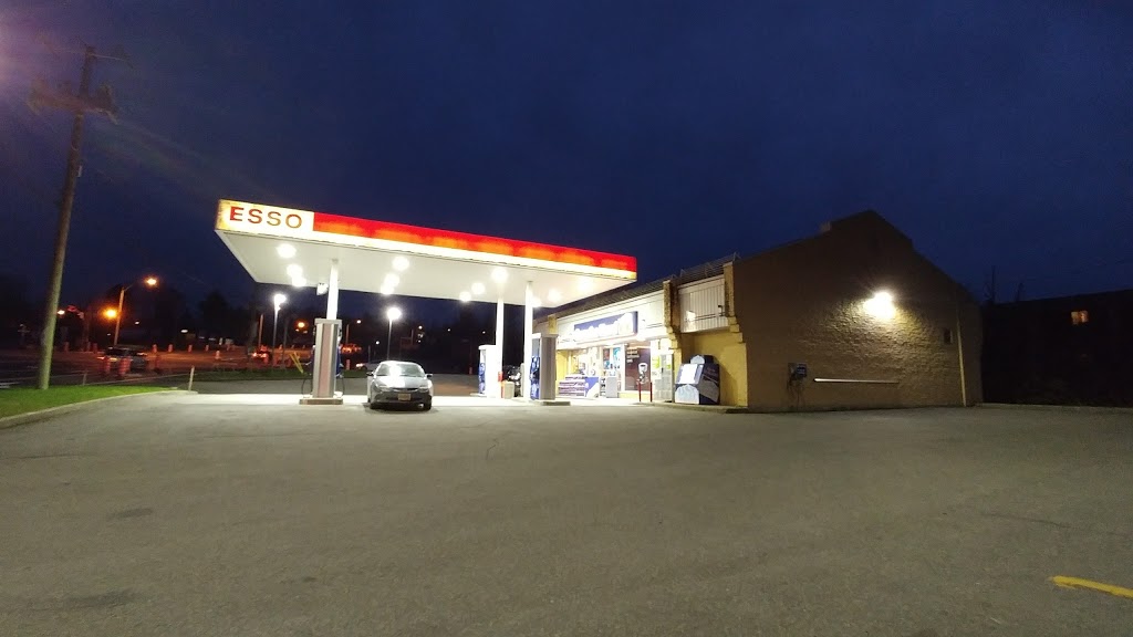 Esso | 1575 12e Avenue N, Sherbrooke, QC J1H 5H3, Canada | Phone: (819) 820-0858