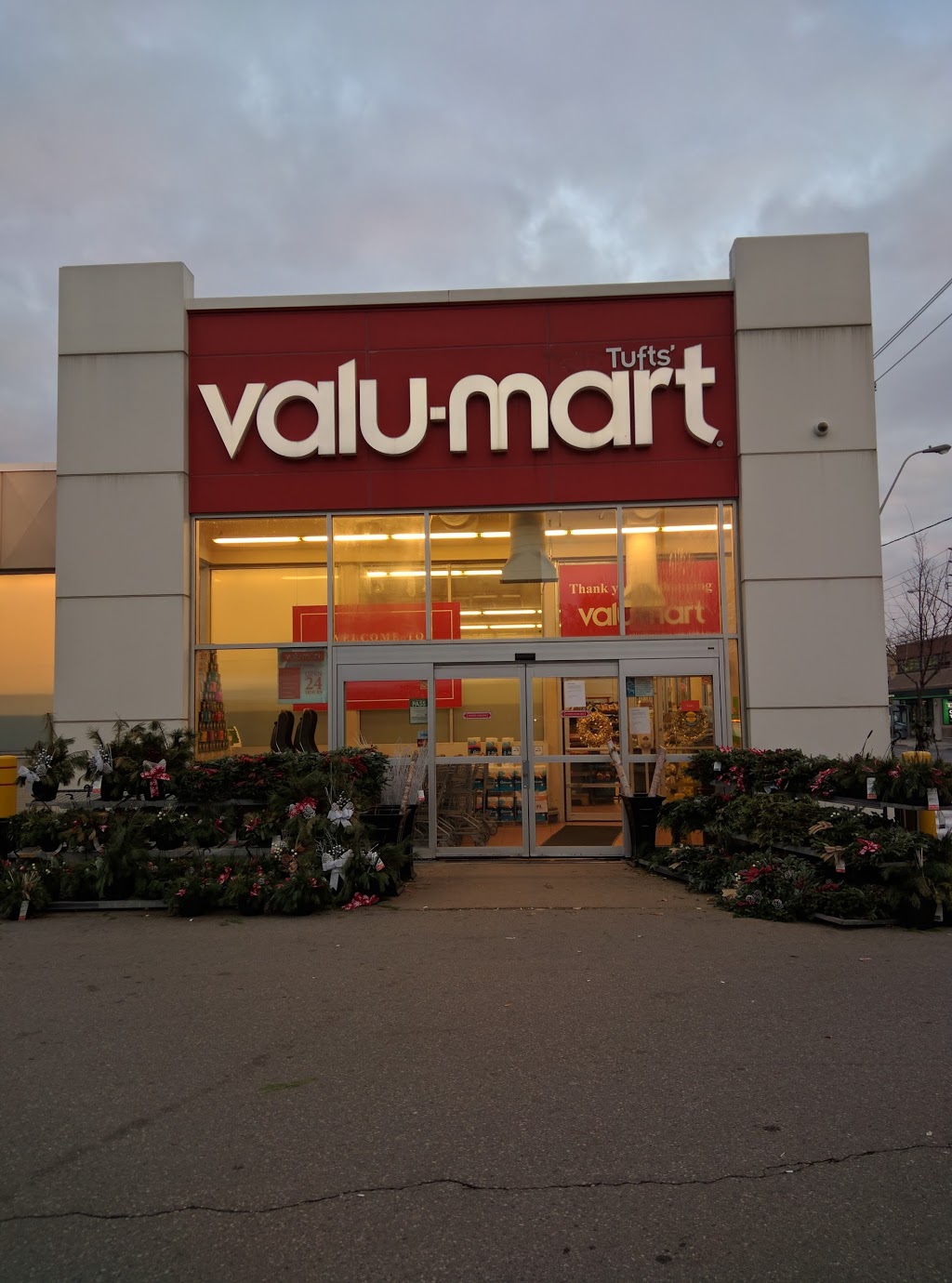 valu-mart | 1500 Bayview Ave, Toronto, ON M4G 3B4, Canada | Phone: (416) 486-8294