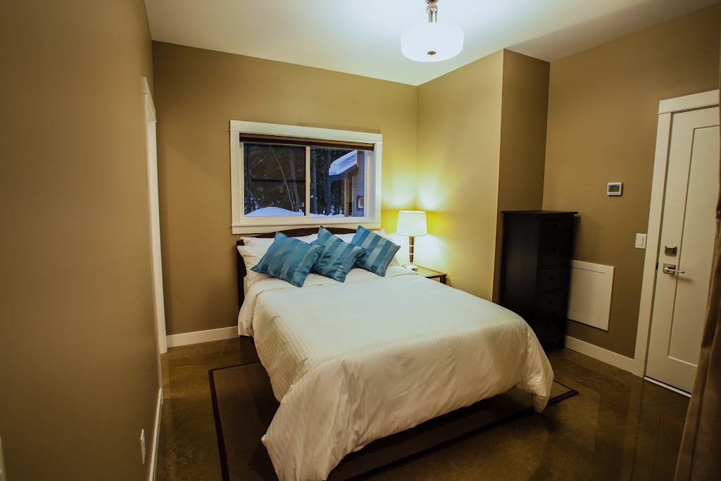 Chalet Revelstoke | 2986 McInnes Rd, Revelstoke, BC V0E 2S3, Canada | Phone: (780) 718-8439