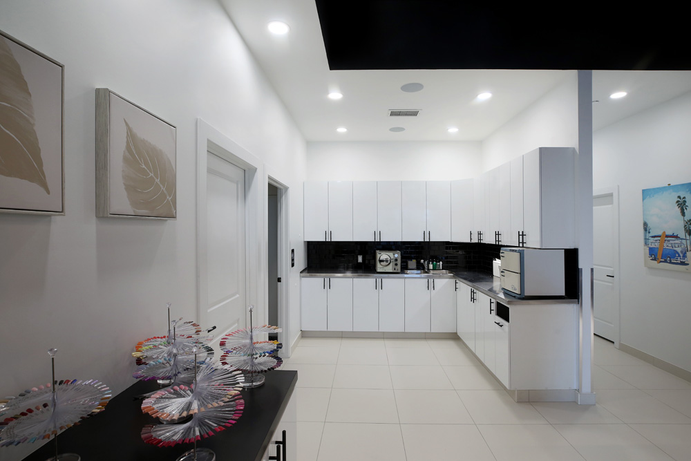 AiNails & Spa | 350 North Town Road Unit 560, Winnipeg, MB R3Y 0Y4, Canada | Phone: (431) 222-1988