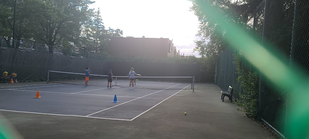 terrain de tennis | Côte Saint-Luc, QC H4W, Canada | Phone: (514) 485-8912