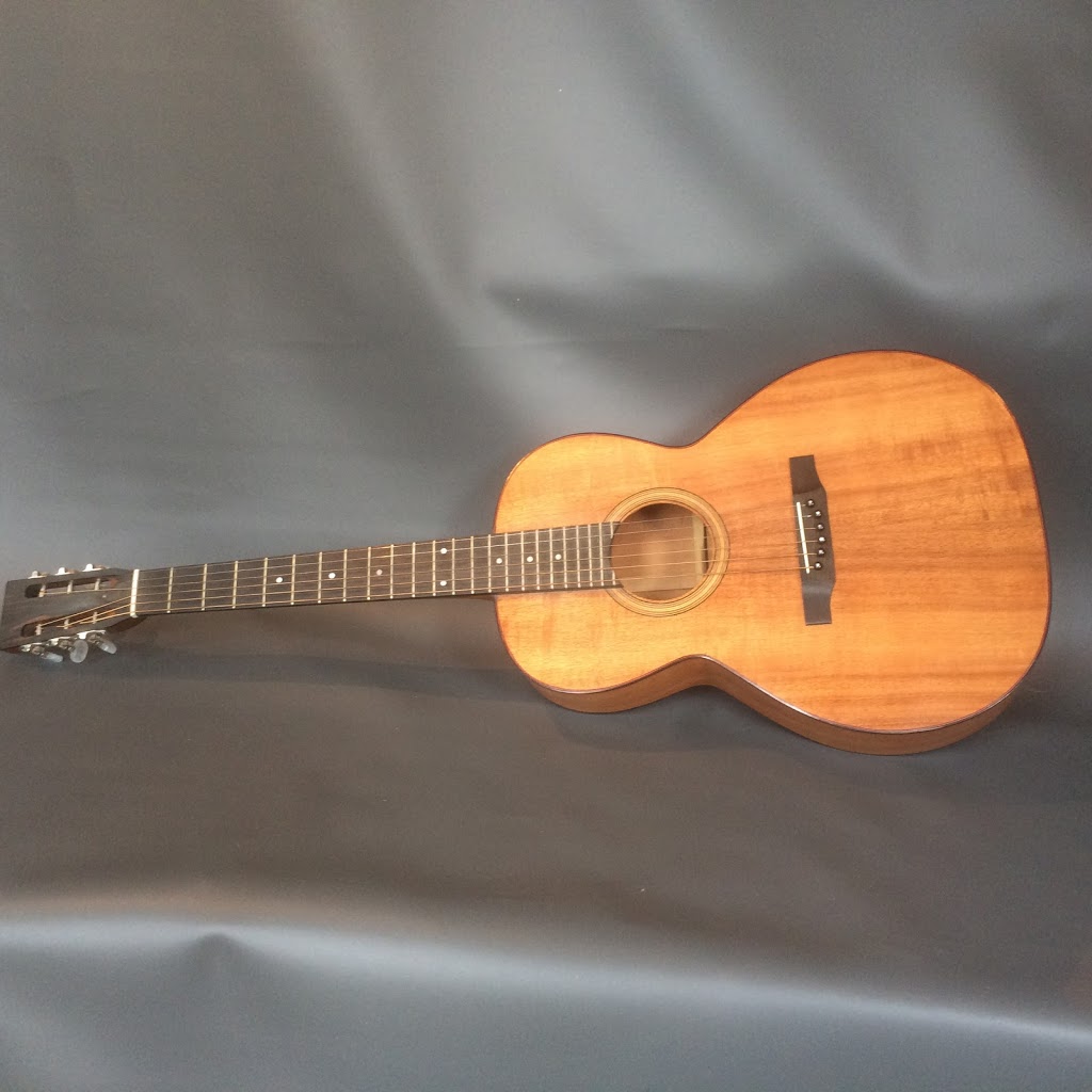 Muskoka Guitars | 1110 Barkway Rd, Gravenhurst, ON P1P 1R3, Canada | Phone: (705) 394-8985