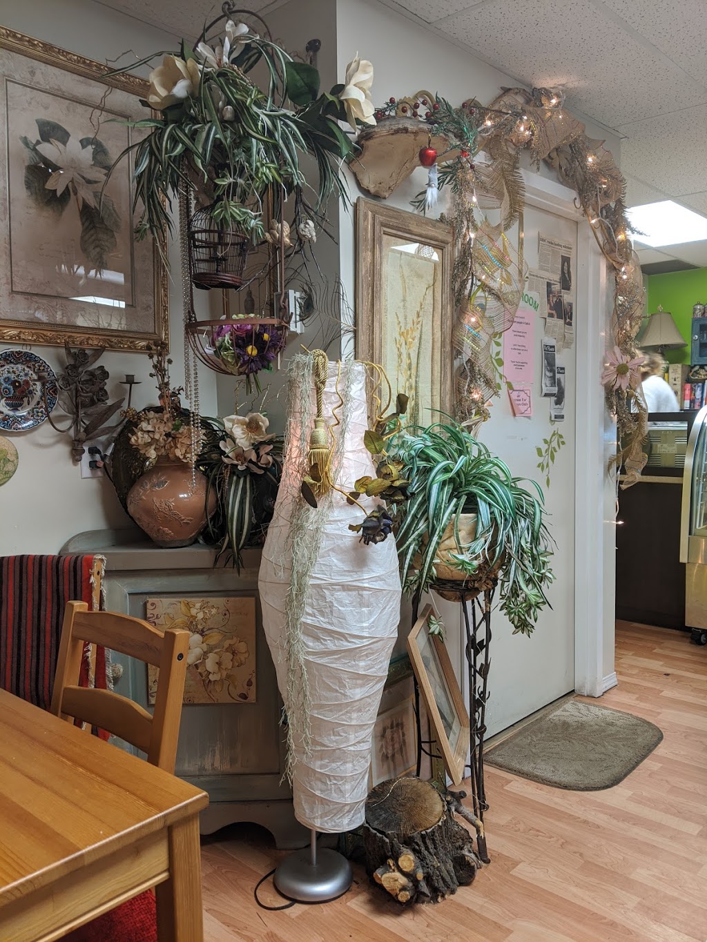 Le Beau Café & Fudgerie | 30 Third St S, Beausejour, MB R0E 0C0, Canada | Phone: (204) 268-4866