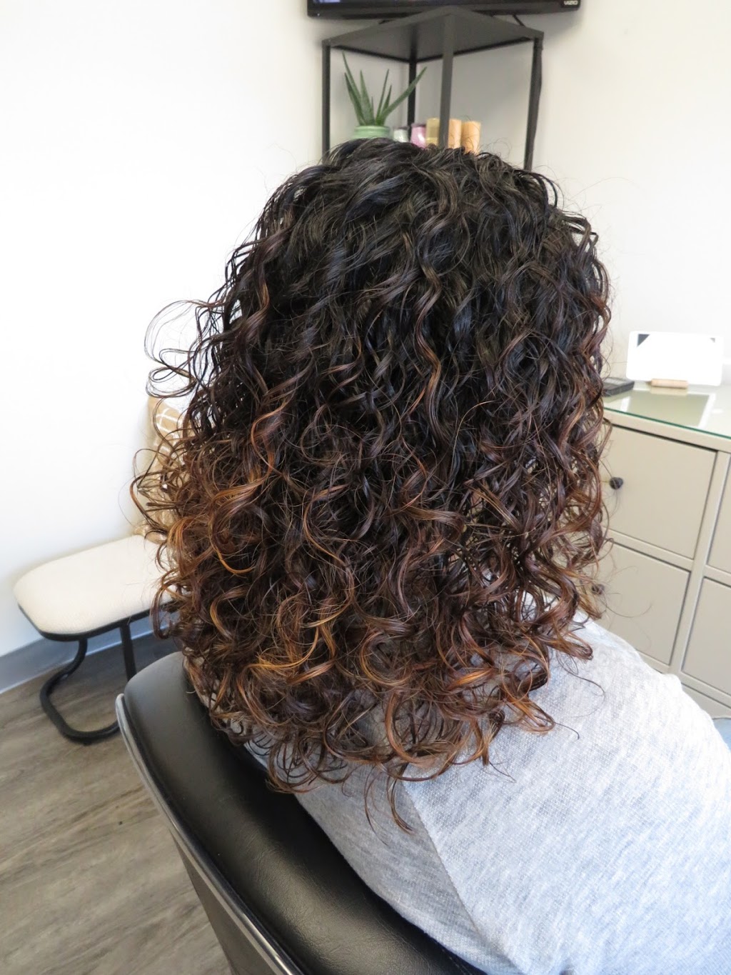 BE | Hair & Beauty Lounge | 507 Lakeshore Rd E Suite 200, Mississauga, ON L5G 1H9, Canada | Phone: (416) 871-0998