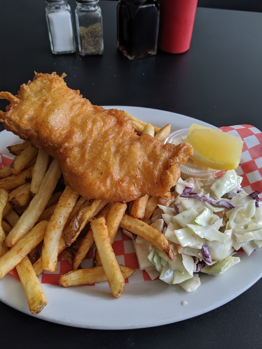 Captain Mikes Fish And chips | 284 Mud St W, Stoney Creek, ON L8J 3Z6, Canada | Phone: (905) 560-0261