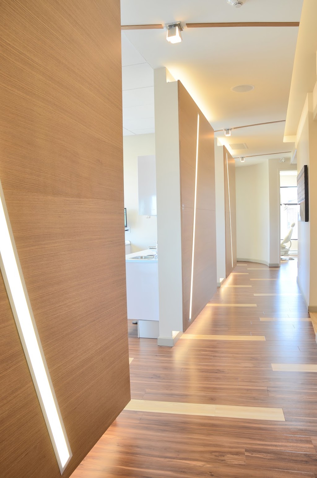 Dentiste à Laval API Groupe Dentaire | 380 Boulevard Dagenais E, Laval, QC H7M 5H4, Canada | Phone: (450) 662-6060