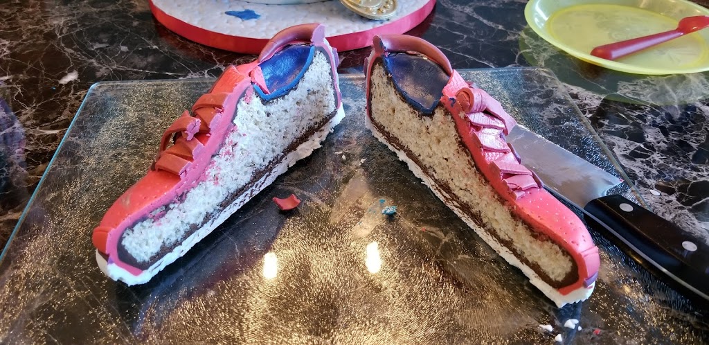 Cake Couture | 15008 87 Ave NW, Edmonton, AB T5R 4E9, Canada | Phone: (780) 443-4083