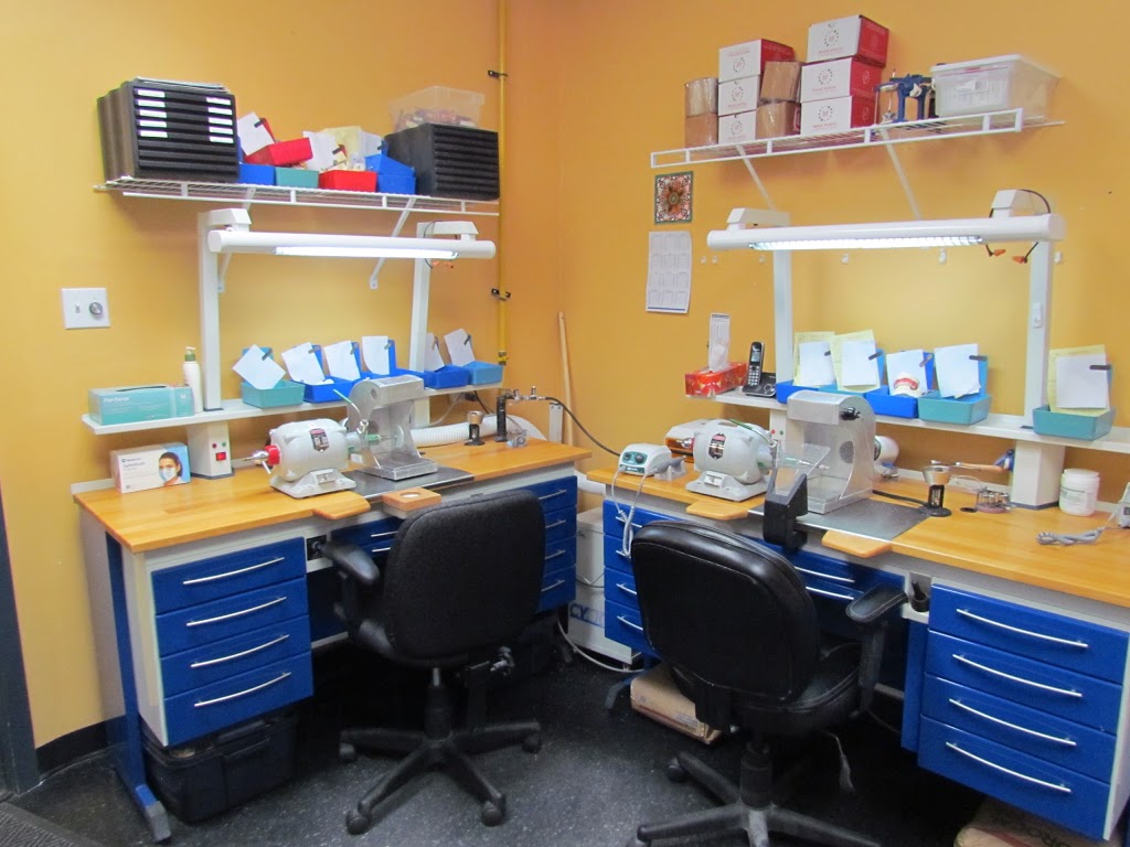 Dianne Skinner Denturist | 11 Ferris Ln Suite 304, Barrie, ON L4M 5N6, Canada | Phone: (705) 725-1220