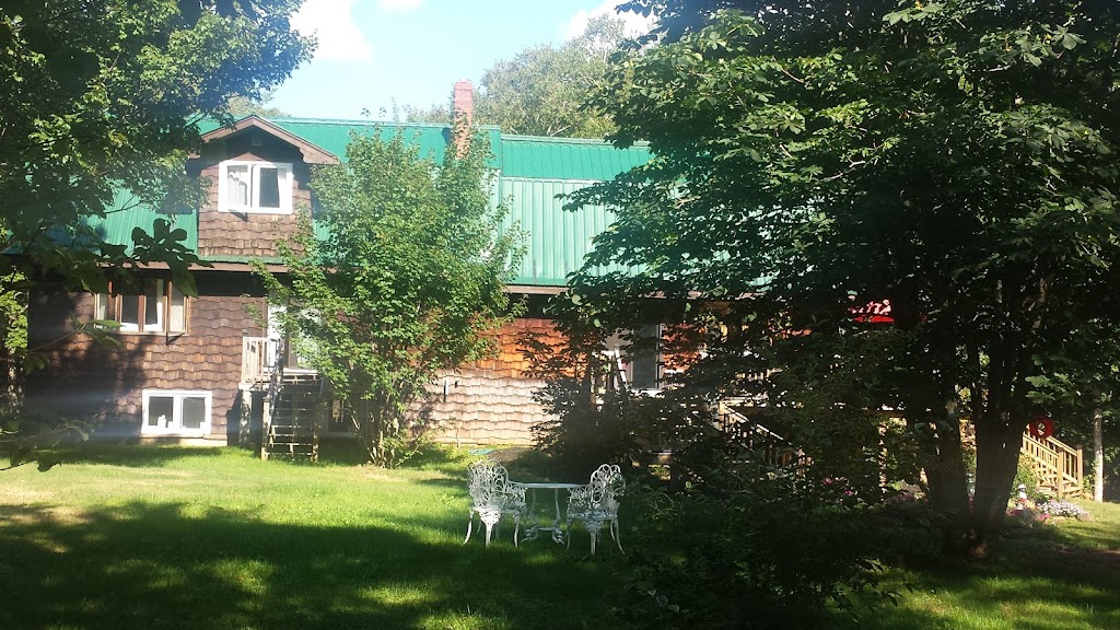 Chestnut Lane Bed and Breakfast | 20493 PE-2, New Glasgow, PE C0A 1N0, Canada | Phone: (902) 964-2007