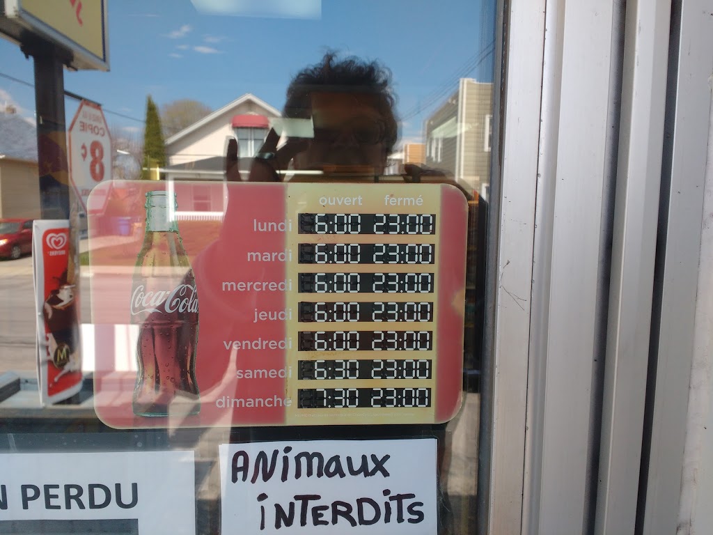 JM Jerome Convenience Store | 244 Rue Danis, Salaberry-de-Valleyfield, QC J6S 1L2, Canada | Phone: (450) 373-3444