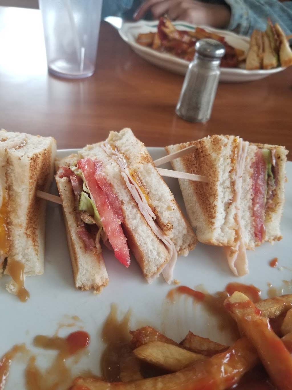 Peace Valley Diner | 2 Response St, Fenelon Falls, ON K0M 1N0, Canada | Phone: (705) 887-9810