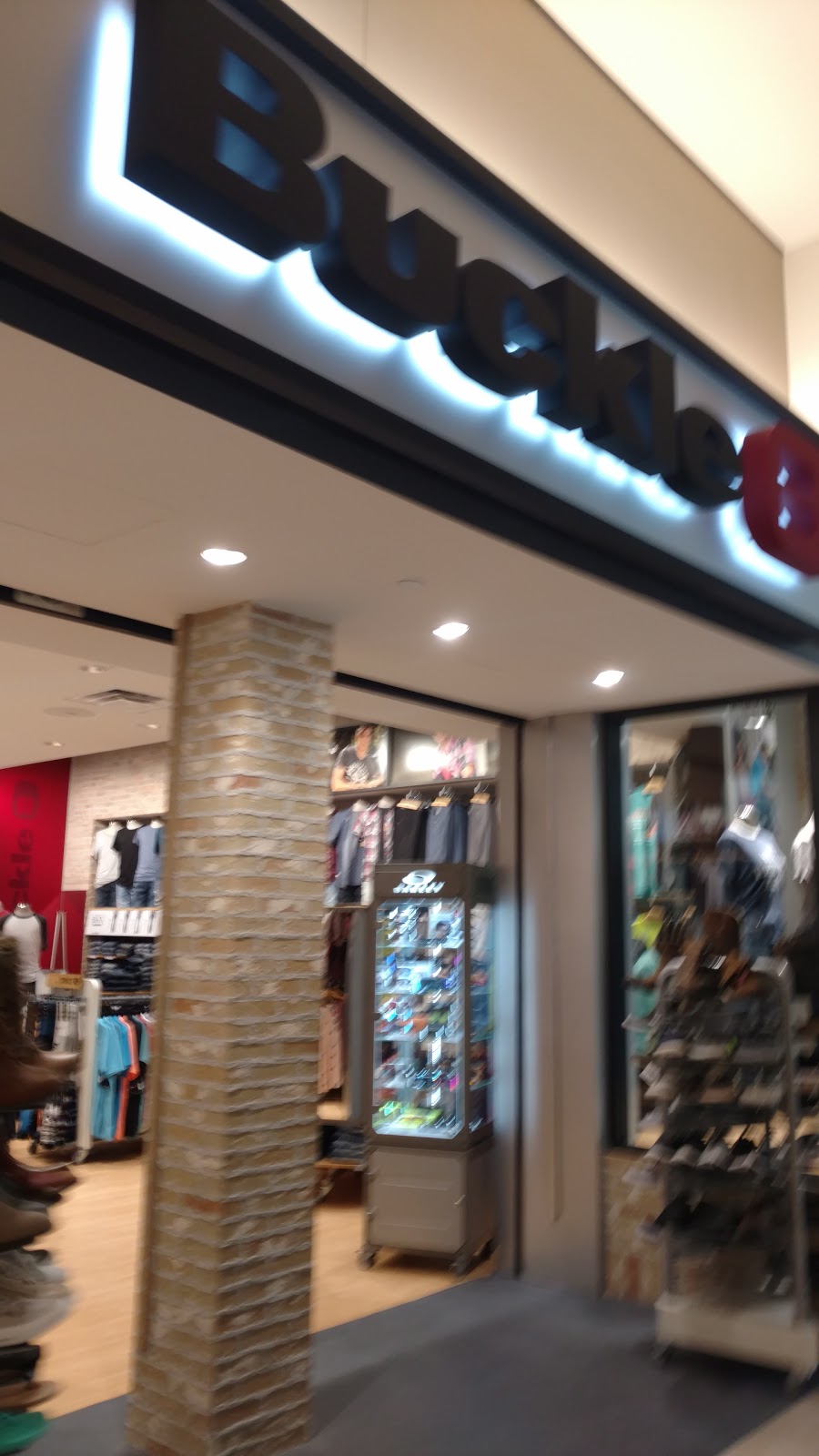 Buckle | 1 Bellis Fair Pkwy STE 613, Bellingham, WA 98226, USA | Phone: (360) 734-2819
