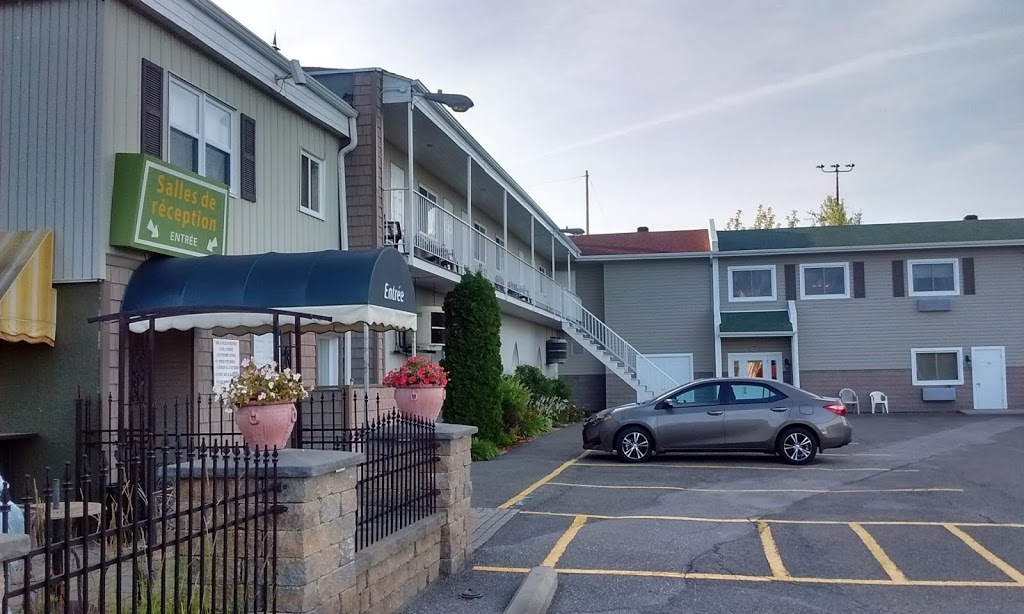 Motel le Phare | 745 Avenue Saint-Louis, Plessisville, QC G6L 2L9, Canada | Phone: (819) 362-1121