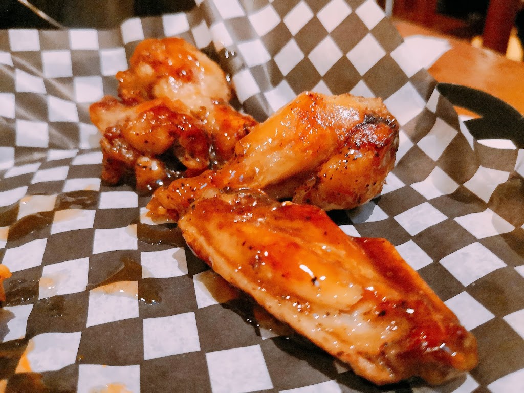 Queens Bush Pub | 451 10th St, Hanover, ON N4N 1P7, Canada | Phone: (519) 364-6666