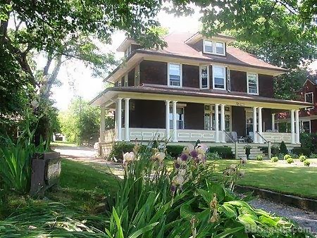 Lions Head Bed & Breakfast | 5239 River Rd, Niagara Falls, ON L2E 3G9, Canada | Phone: (905) 374-1681