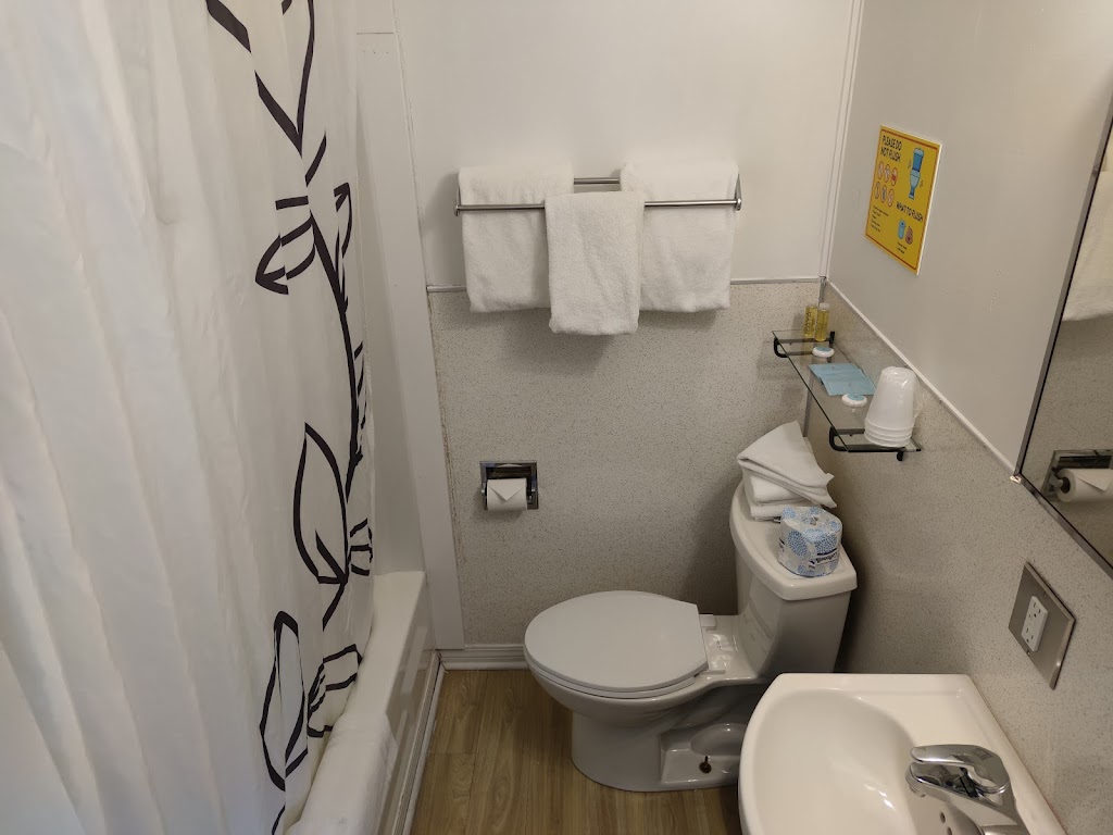 Pemberton Hotel | 7423 Frontier St, Pemberton, BC V0N 2L0, Canada | Phone: (604) 894-6313