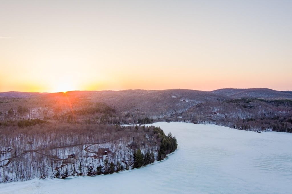 Chalet à louer avec spa | 481 Chem. de lÉrablière, Saint-Gérard-des-Laurentides, QC G9R 1W3, Canada | Phone: (418) 580-2555