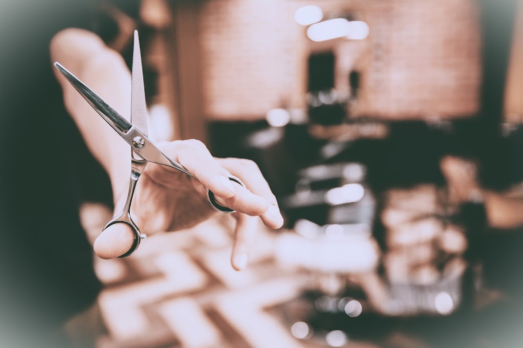 Trilogie de soins (Soin des pieds, Prise de sang et Coiffure) | 1495 Rue Bellerose, Contrecoeur, QC J0L 1C0, Canada | Phone: (450) 401-1495