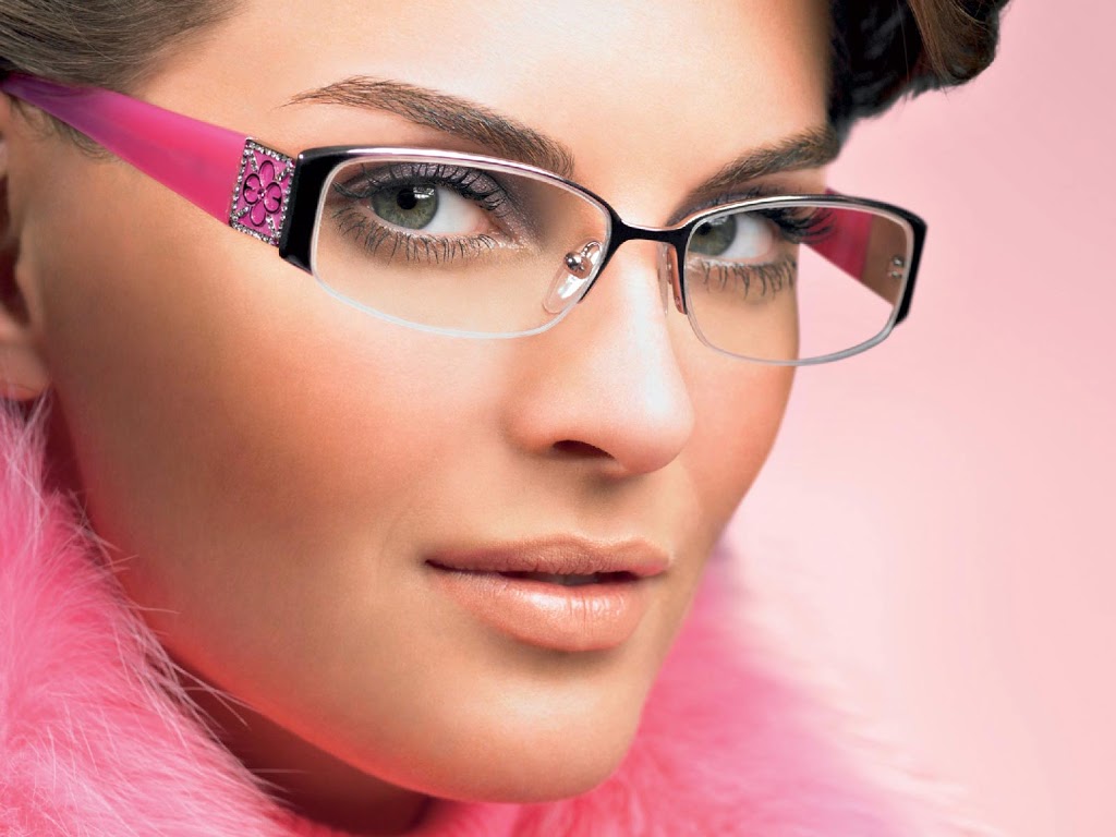 Dr. Christmas Family Eyecare Centre | 268 Dundas St E, Belleville, ON K8N 1E6, Canada | Phone: (613) 968-5959
