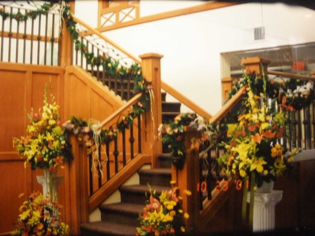 Jennings Florists | 2508 Estevan Ave, Victoria, BC V8R 2S7, Canada | Phone: (250) 477-9538