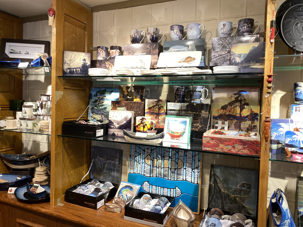 Creek Side Gifts | 111 Lake Louise Dr, Lake Louise, AB T0L 1E0, Canada | Phone: (403) 522-2359