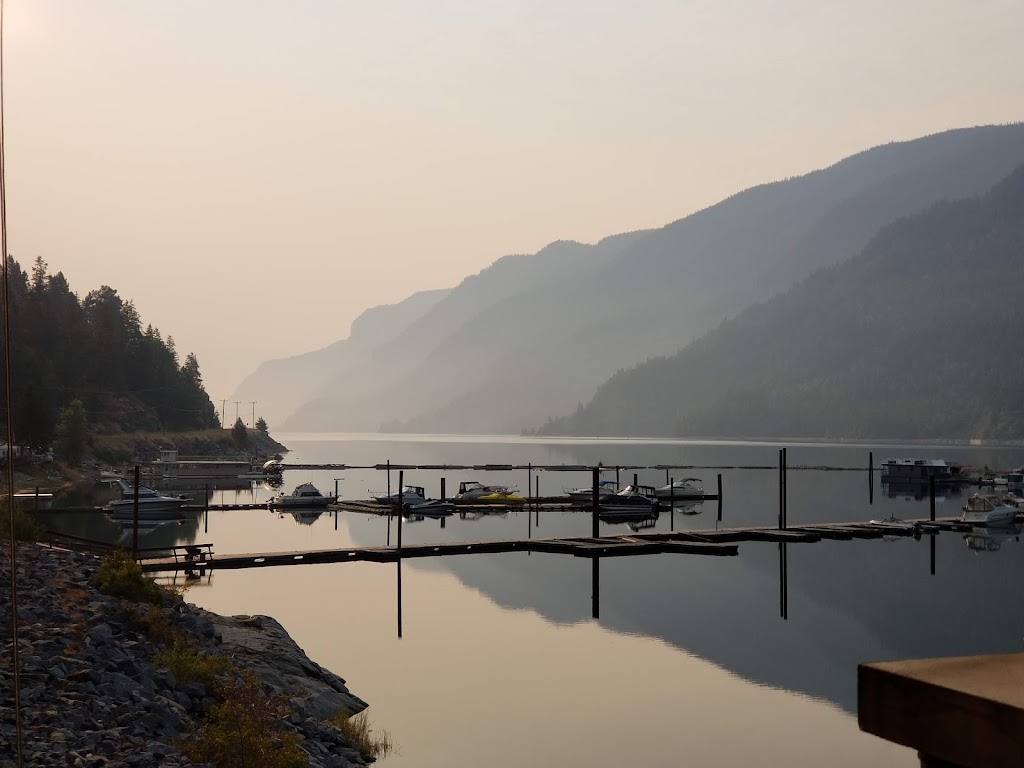 The Waterfront at Arrow Lakes | 5570 Broadwater Rd #305, Castlegar, BC V1N 0A1, Canada | Phone: (250) 365-0306